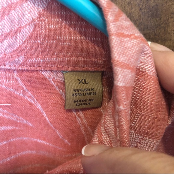 EUC Tasso Elba Island Tropical Palm Embossed Hawaiian Shirt Salmon Wood Button A - Picture 3 of 5